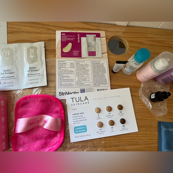 NWOT 29 Piece Beauty Bundle Fragrance Skincare Makeup Hair Sunscreen - Picture 3 of 11